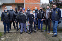 BAJKERI VELIKOG SRCA Paketima sa pomoći obradovali dvije porodice u Bijeljini (FOTO)