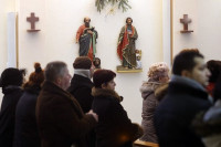DANAS BOŽIĆ PO GREGORIJANSKOM KALENDARU Ko sve 25. decembra obilježava rođenje Hristovo