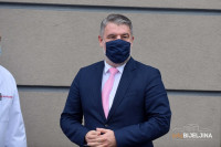 ŠERANIĆ PORUČUJE "Za praznike na snazi postojeće EPIDEMIOLOŠKE MJERE"