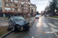 SREĆOM NIKO NIJE POVRIJEĐEN Automobilom uletio u baštu kafića