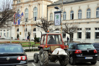 Bijeljina: Traktorom u centar grada