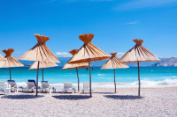 Korona skresala ponude za ljeto