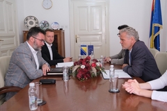 Košarac zatražio od Zatlera  pomoć za sanaciju afričke svinjske kuge