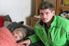 Sin brine o bolesnoj majci, frižider prazan (VIDEO)