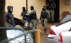 Hapšenja u Velikoj Kladuši: Pala grupa dilera, pronađena veća količina droge, novca i oružja