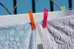 Na kojoj temperaturi treba prati peškire i posteljinu? Stručnjaci otkrivaju šta je najbolje