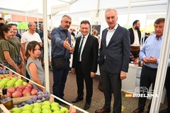 Jubilarni sajam šljive, voćnih rakija i meda “Ugljevik najveći izvoznik šljive u Srpskoj”  (FOTO)