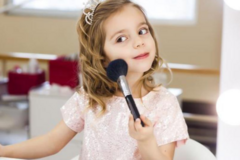 Žele vještačke nokte i trepavice: Kozmetičarka poručila roditeljima da ne zakazuje tretmane za djevojčice od 11 godina