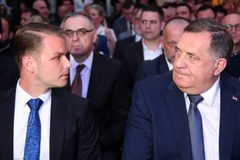 Političari otišli u pisce: Sabrana djela Dodika, Draška, Bisere i Vojina na policama knjižara