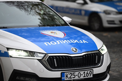 Naoružan i s fantomkom upao u kockarnicu pa oteo novac