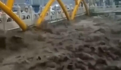 Supertajfun "Saola" izazvao poplave u Kini: EVAKUISANO GOTOVO 8.000 LJUDI
