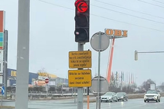 Nevjerovatno: U Gracu saobraćajni znak na srpskom jeziku (VIDEO)