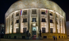 Napadnut policajac ispred Palate Republike u Banjaluci (VIDEO)