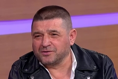 Baja Mali Knindža je pjesmu "Božić" napisao u manastiru u Dalmaciji