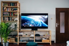 Ne čistite TV ovako: Jedna uobičajena greška može trajno uništiti ekran