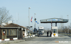 Gužve na Pavlovića mostu: Vozači duže čekaju na ulazu u BiH iz Srbije