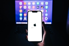 Rupu u ekranu dobija i iPhone