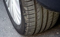 Koji je ispravan pritisak u gumama zimi za uštedu goriva i bezbjednu vožnju?