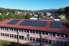 Obnovljiva energija Srednjoškolskom centru u Loparama štedi 70 odsto struje (FOTO)