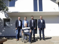 Obnovljena kuća Nikića: Petorica braće bili borci VRS