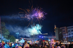 Bijeljina: Doček na trgu uz koncert Milana Vasića