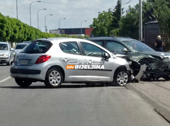Udes u Komitskoj ulici, saobraćaj se odvija usporeno (FOTO)
