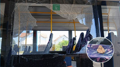 U Srebreniku kamenovan autobus sa djecom iz Krepšića