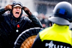 Virus doveo do pandemije ludila