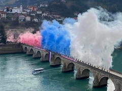 U čast Dana Republike navijači Crvene zvezde priredili spektakl u Višegradu (VIDEO)