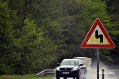 Stanje na putevima: Klizavi kolovozi, mjestimično smanjena vidljivost zbog magle