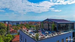 Ekskluzivni restoran bijeljinskog hotela “Krug” sa neodoljivom pogledom: Mjesto gdje se spajaju ukusi i doživljaji