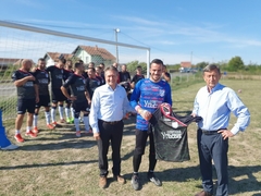 Čelnici opštine Ugljevik donirali komplet opreme fudbalerima „Majevice“ iz Donjeg Zabrđa