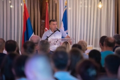Milan Dakić: Za politiku je potrebno "šesto čulo", biti među ljudima i znati ih saslušati