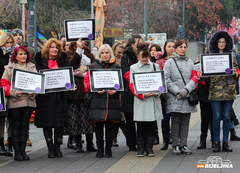 Mirni protesti protiv femicida u Bijeljini: SOS broj zazvonio 700 puta (FOTO)