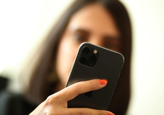 I dalje ga žele: Ajfon prve generacije prodat za 63.000 dolara