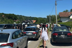 Teška nesreća kod Živinica: Jedna osoba poginula, saobraćaj obustavljen