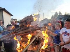 Lilijada u Donjoj Trnovi okupila 163  mališana: Sabor lijepog običaja