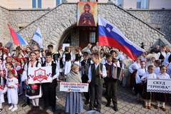 Festival folklora u Ugljeviku okupio oko 200 djece i čuvara narodne tradicije (FOTO)
