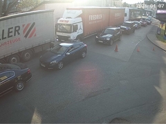 Duge kolone vozila na izlazu prema Hrvatskoj