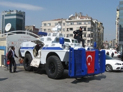Šestoro mrtvih i više od 80 povrijeđenih u eksploziji u Istanbulu, uhapšena jedna osoba (VIDEO) 