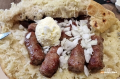 Udar na gurmane: Sarajevski ćevapi skuplji za 2 KM, porcija "desetke" sada je 14 KM