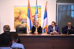 Cvijanovićeva i Dodik sa najistaknutijim ratnim komandantima sa regije