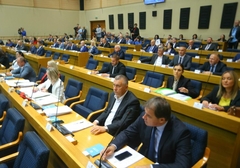 Šta o političarima govori njihov rječnik: Od PRIMITIVACA pristojni teško dolaze do izražaja