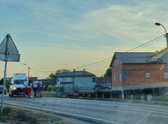 Bijeljina: Vozač mopeda povrijeđen u sudaru, pa uhapšen zbog 2,6 promila (FOTO)