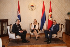 Cvijanović i Dodik sa Vučićem u Palati Republike
