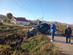 Udes na putnom prelazu kod Modriče, auto podletjelo pod lokomotivu