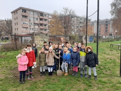 Bijeljina: Ozelenjavanje dvorišta vrtića i škola