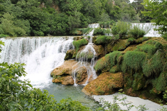 Turistički vozić sletio s puta na Plitvicama, ima povrijeđenih