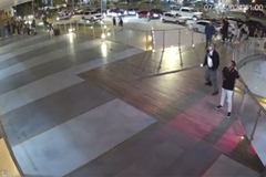 Užas u noćnom klubu: Ljudi padali sa balkona, ima poginulih! (VIDEO)
