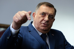 Dodik: Napravili su lakrdiju od institucija